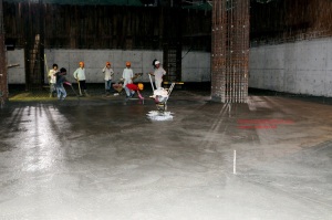 Công trình Tây Hồ đổ bê tông tầng hầm sử dụng nilong trải sàn Hải Thanh